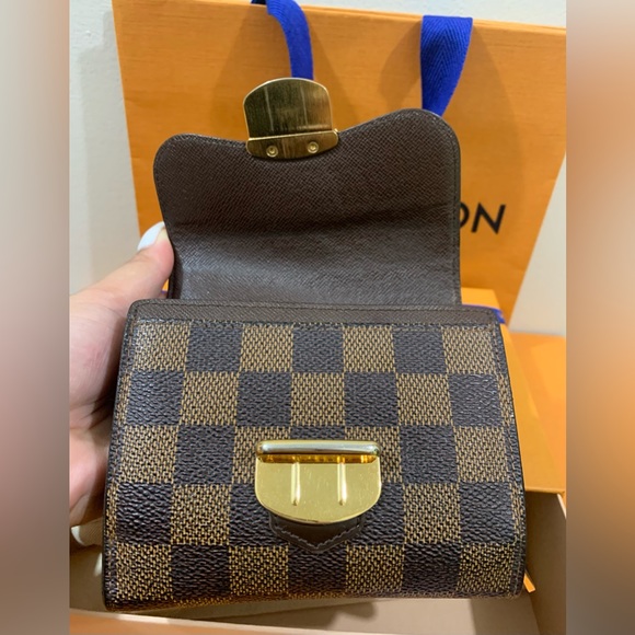 Sold🎉Louis Vuitton RARE Damier Ebene Koala Wallet🎉🎉 - Picture 7 of 16